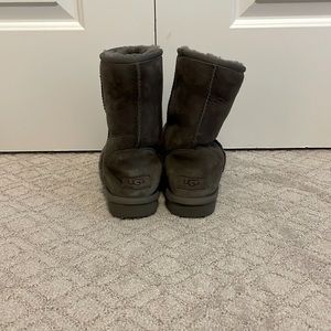 Ugg Boots Grey suede Sz 7 boots. Shearling lined. They are scuffed at toe.